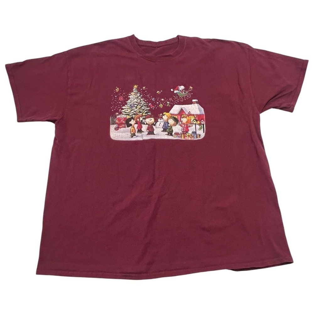 Peanuts‎ Snoopy Charlie Brown Christmas T-Shirt Men's XL Red Short Sleeve Cotton